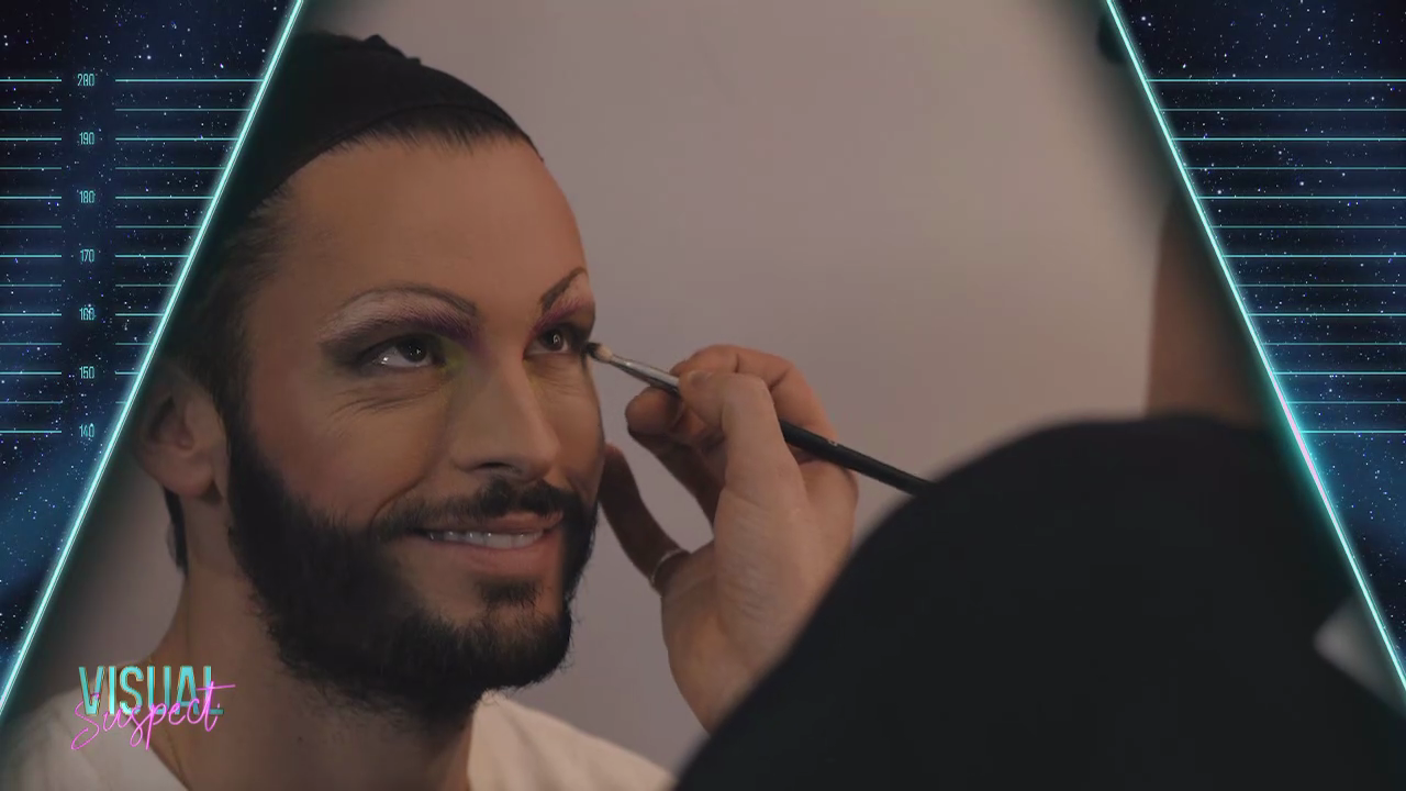 Maquillage de Baptiste Giabiconi pour l'émission Visual Suspect avec Arthur